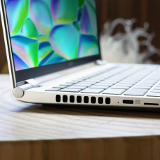 Ноутбук Gigabyte Aero 14 Core i7 13700H 16Gb SSD1Tb NVIDIA GeForce RTX4050 6Gb 14" OLED QHD+ (2880x1800) без ОС silver WiFi BT Cam (BMF-72KZBB4SD)