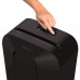 Шредер Fellowes PowerShred LX41 черный (секр.P-4) перекрестный 8лист. 17лтр. скрепки скобы пл.карты